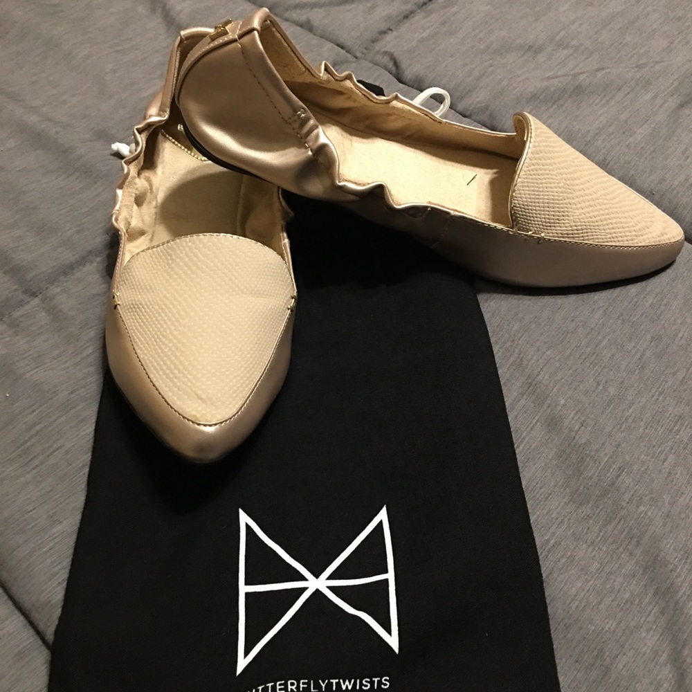 Nude butterfly twist flats